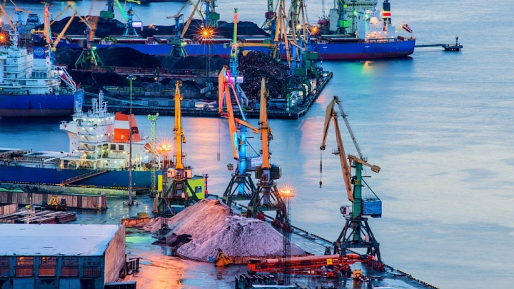 На территории Мурманского торгового порта установят пылезащитные экраны